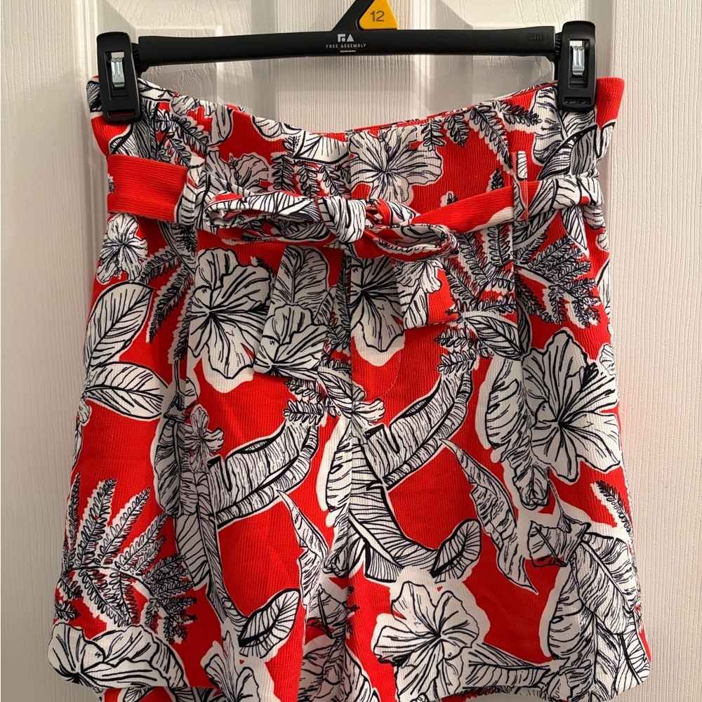 Lucy Paris Shorts Women's Red Tropical Print Resort Wear Bermuda Shorts Large